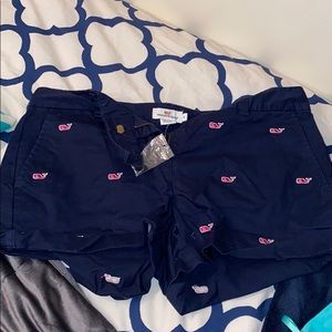 Women’s vineyard vines Navy Khaki shorts